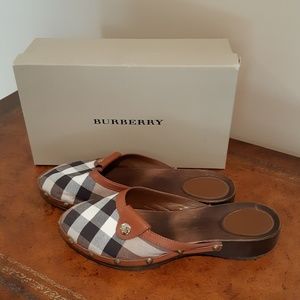 Burberry Clogs